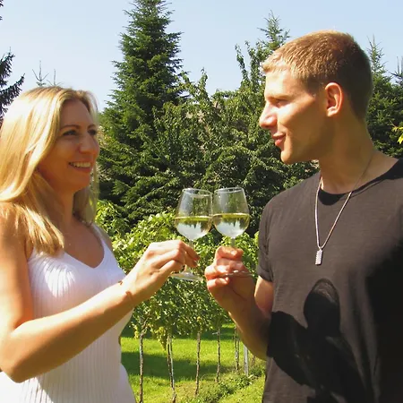 Gaestehaus & Hofladen Familie Oellerer