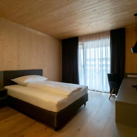 Inn Gaestehaus & Hofkueche Oellerer *