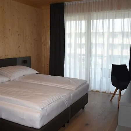 Gaestehaus & Hofladen Familie Oellerer