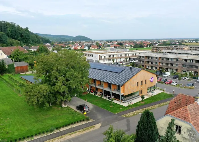 Gaestehaus & Hofladen Familie Oellerer