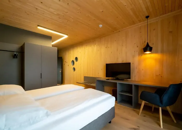 Locanda Gaestehaus & Hofladen Familie Oellerer *